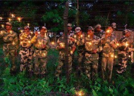 Soldiers celebrating Diwali.  Photo courtesy: blogbigtime.com
