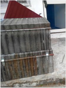 The boxes in original condition. 